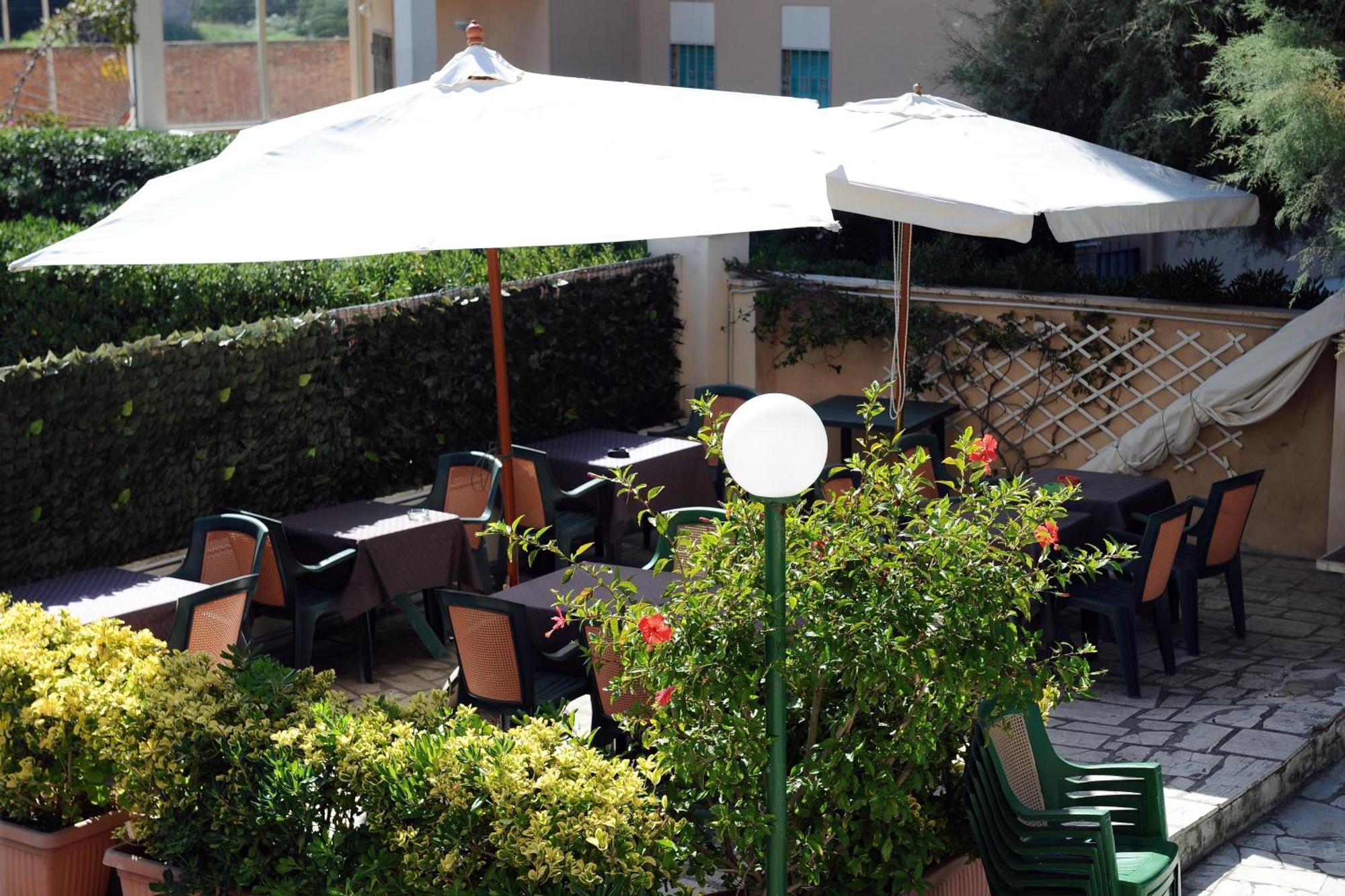 Albergo Villa Marina アンツィオ エクステリア 写真